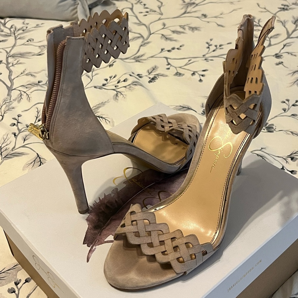 Jessica Simpson heeled sandals. Size 7 1/2 Worn once.